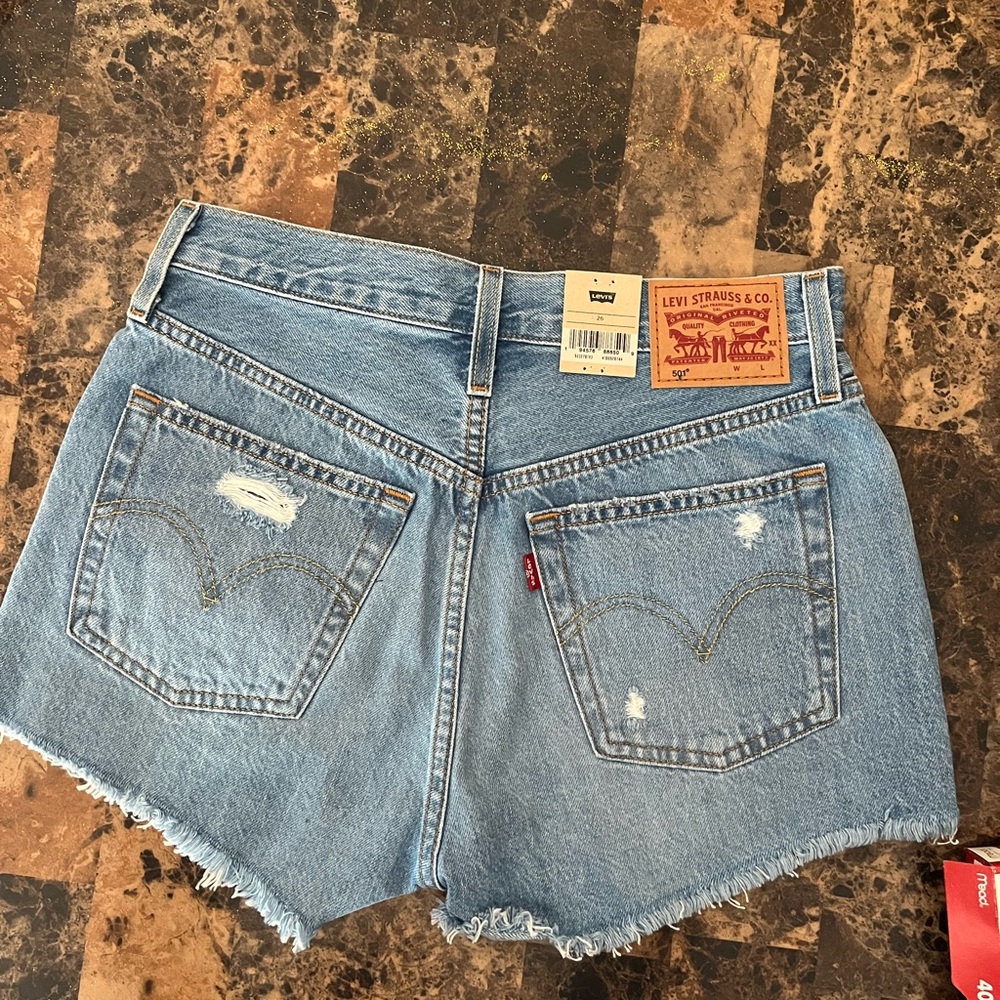 Women’s Levi 501 shorts new with tags size 26
